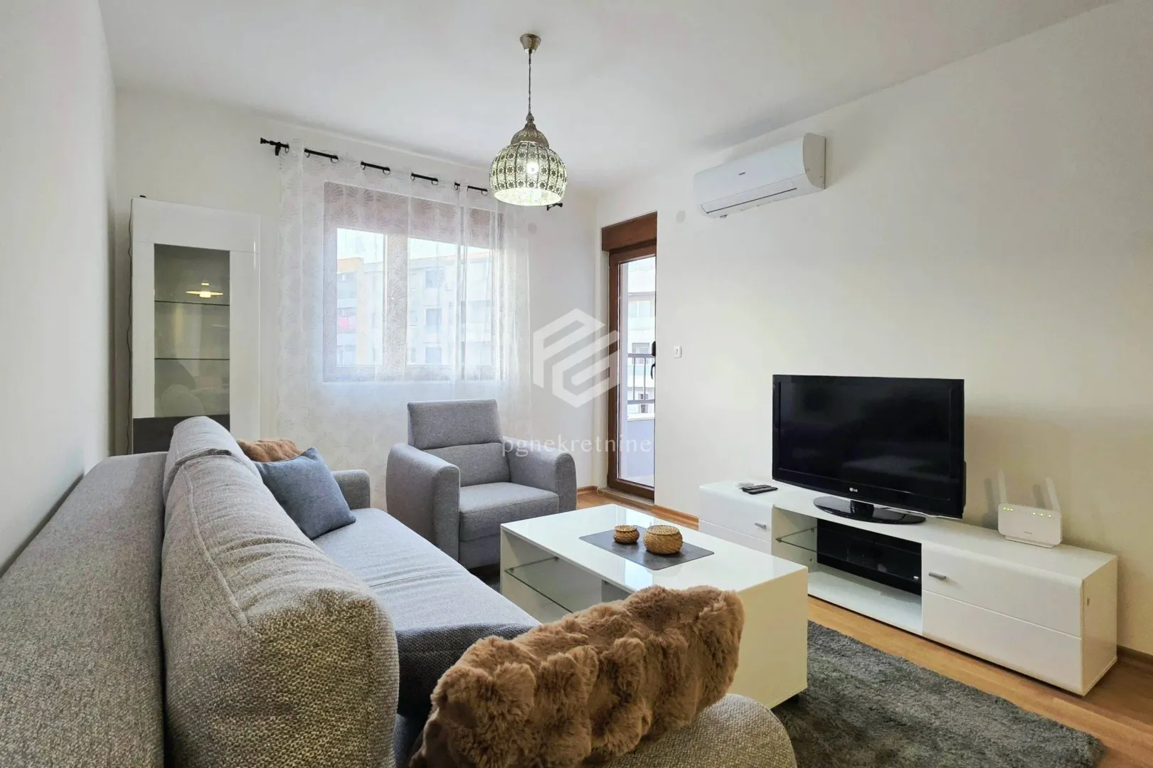 Rent, one bedroom apartment, 42m², Stari Aerodrom, Podgorica