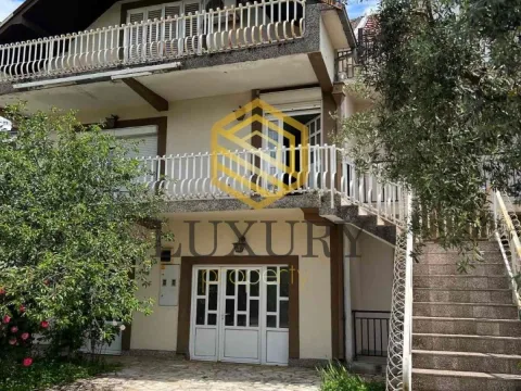 Izdavanje, kuća, 250m², Tološi, Podgorica - image 2