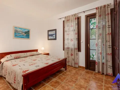 Sale, two bedroom apartment, 84m², Kostanjica, Kotor - image 15
