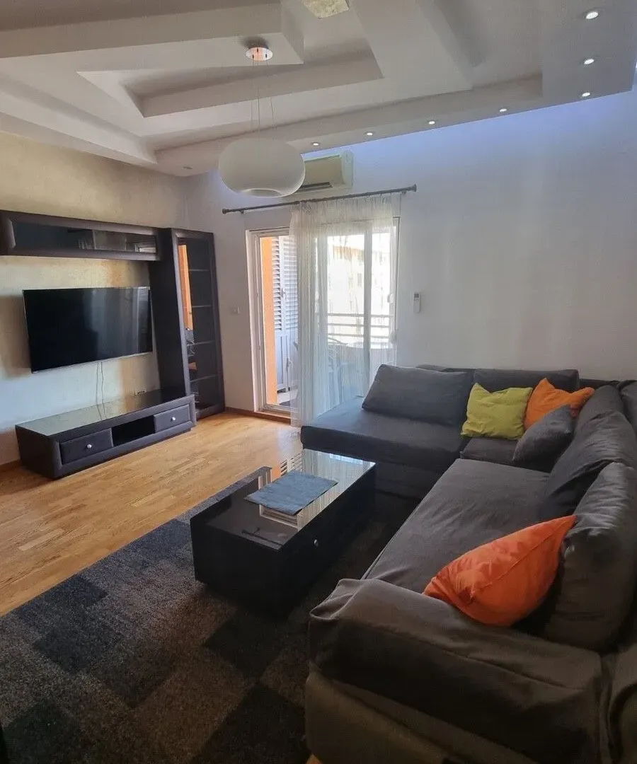 Izdavanje, dvosoban stan, 70m², City Kvart, Podgorica