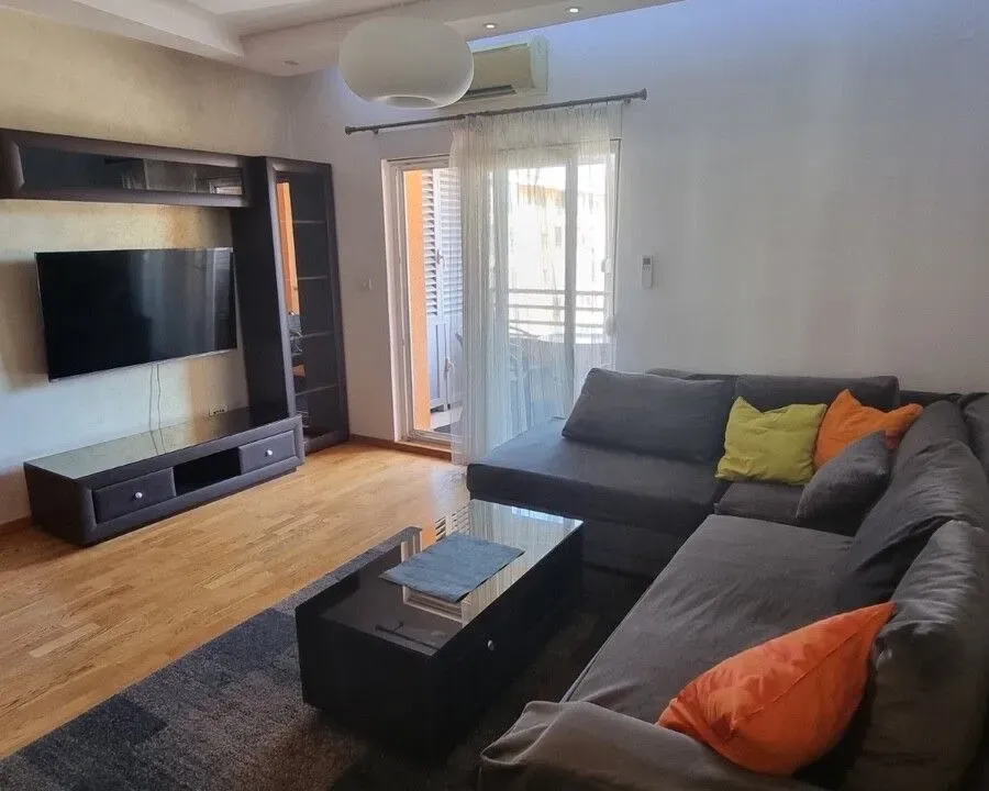 Izdavanje, dvosoban stan, 70m², City Kvart, Podgorica