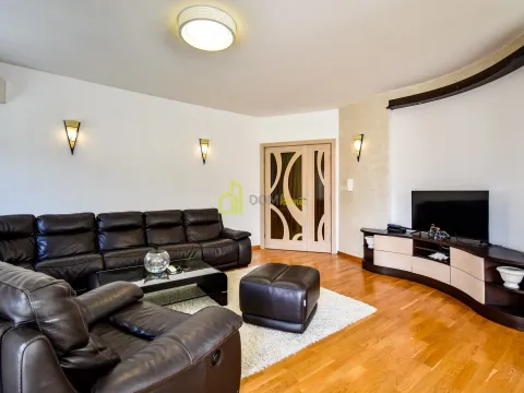 Izdavanje, trosoban stan, 120m², City Kvart, Podgorica - image 7