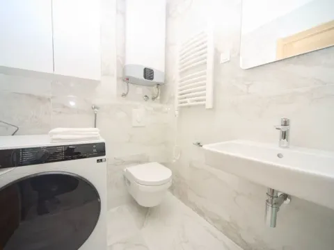 Izdavanje, jednosoban stan, 50m², City Kvart, Podgorica - image 4