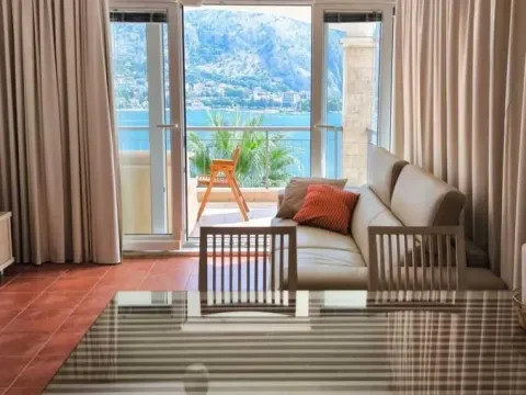 Sale, two bedroom apartment, 76m², Muo, Kotor