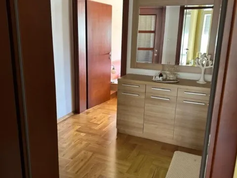 Prodaja, dvosoban stan, 100m², Centar, Bar - image 9