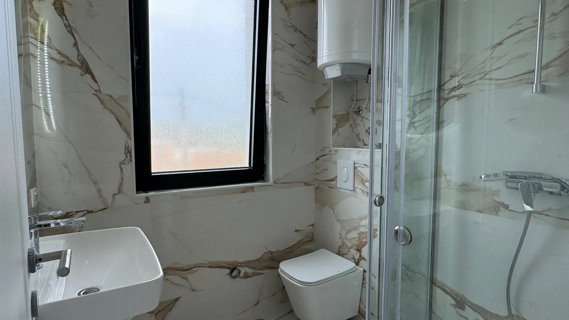 Prodaja, dvosoban stan, 54m², Radovići, Tivat