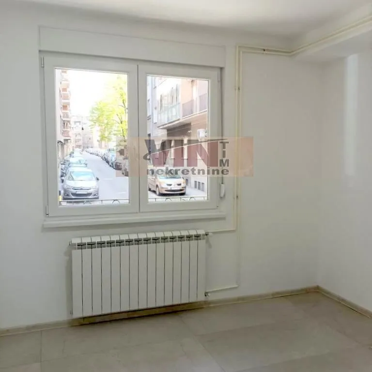Sale, three bedroom apartment, 69m², Kalenić Pijaca, Vračar Sve Podlokacije