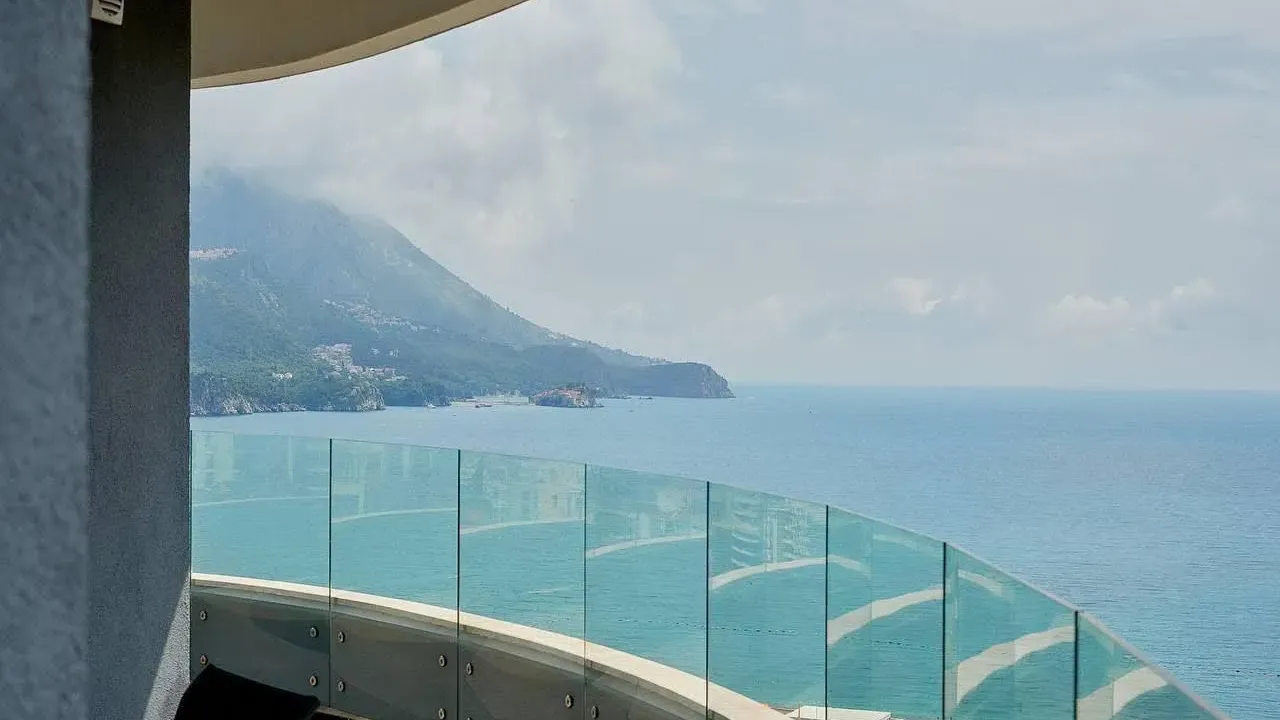 Sale, two bedroom apartment, 115m², Bečići, Budva