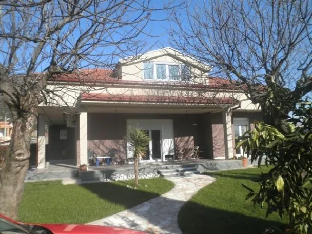 Rent, house, 180m², Podgorica, Crna Gora