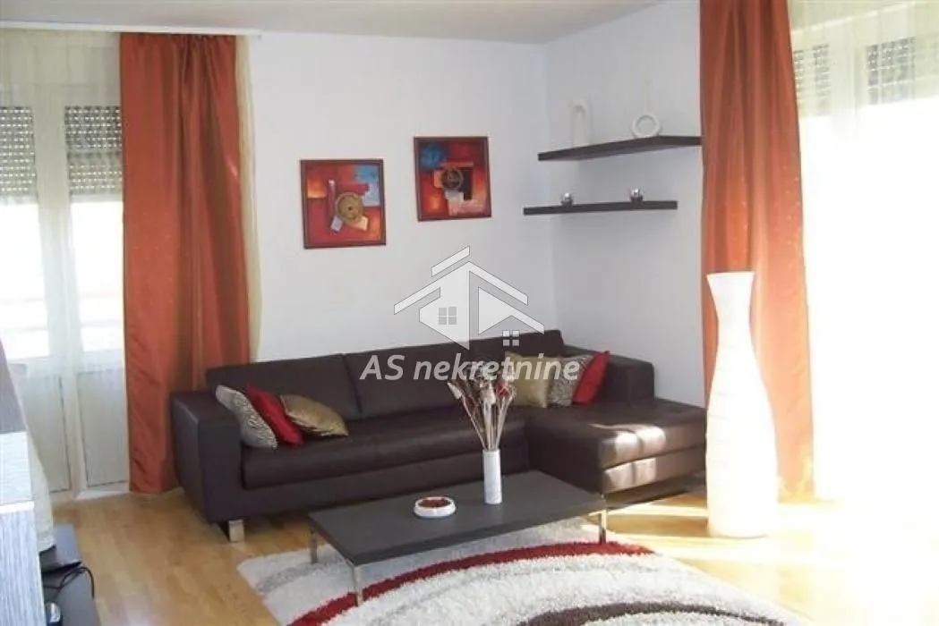 Izdavanje, dvosoban stan, 70m², Novi Beograd Sve Podlokacije, Beograd
