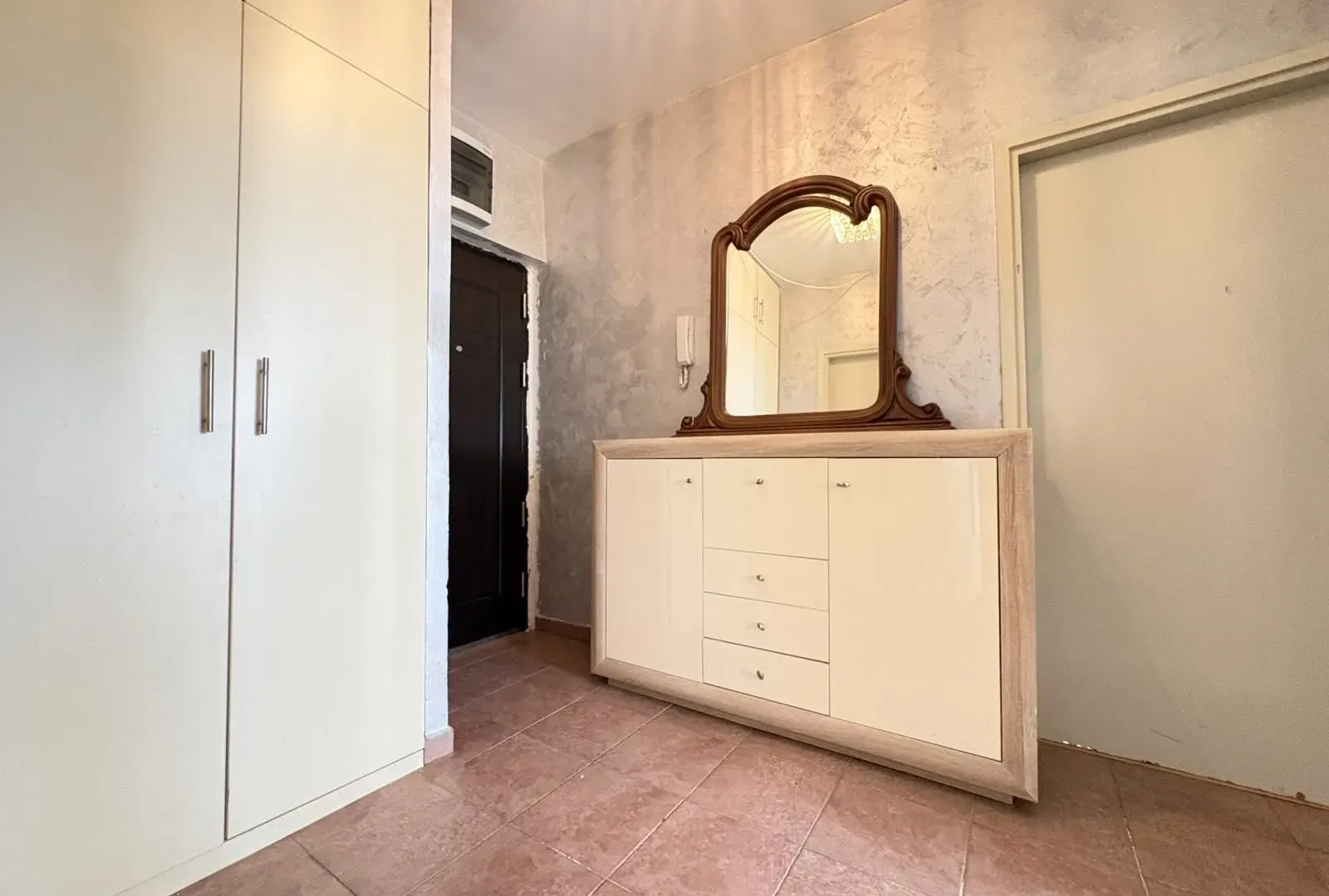 Prodaja, jednosoban stan, 55m², Baston, Podgorica