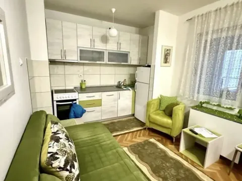 Rent, studio apartment, 30m², Blok 9, Podgorica - image 3