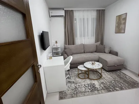 Stan-na-dan, garsonjera, 18m², Gintaš, Podgorica - image 1