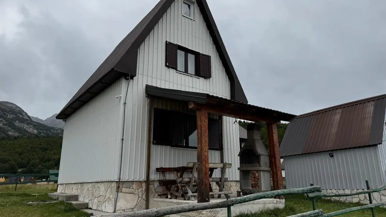 Sale, house, 103m², Motički gaj, Žabljak