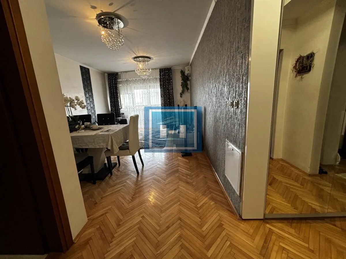 Prodaja, trosoban stan, 85m², Centar, Jagodina