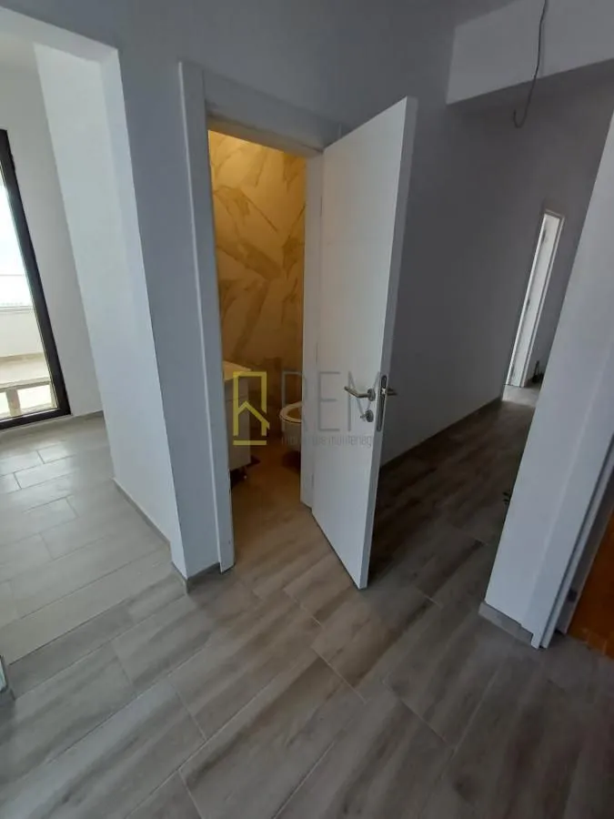 Sale, three bedroom apartment, 184m², Bečići, Budva