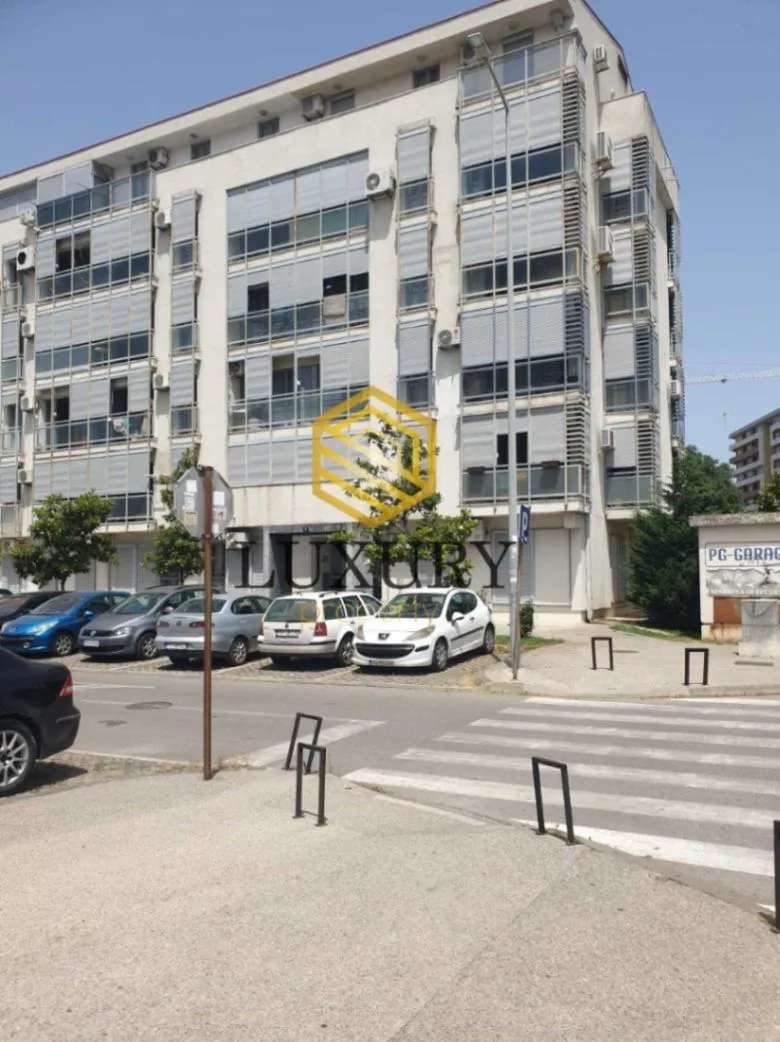 Rent, one bedroom apartment, 42m², Kod Big Fashion-a, Podgorica