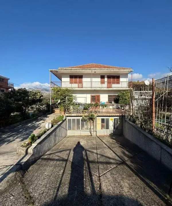 Sale, house, 240m², Bijelo Polje, Crna Gora