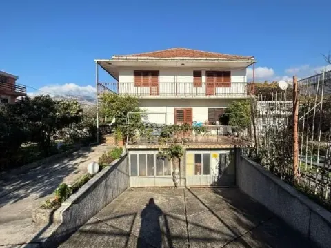 Prodaja, kuća, 240m², Bijelo Polje, Crna Gora - image 1