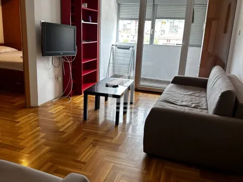 Izdavanje, jednosoban stan, 50m², City Kvart, Podgorica - image 6