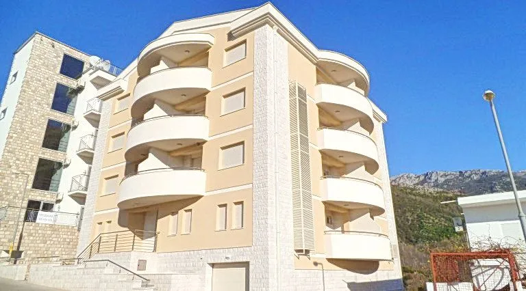 Prodaja, ugostiteljski objekat, 1490m², Bečići, Budva