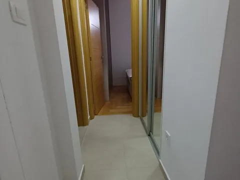 Rent, one bedroom apartment, 50m², Pod Goricom, Podgorica - image 8