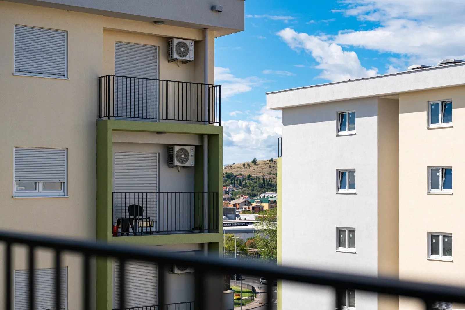 Izdavanje, jednosoban stan, 42m², Pobrežje, Podgorica