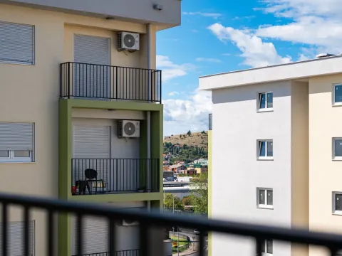 Izdavanje, jednosoban stan, 42m², Pobrežje, Podgorica - image 12