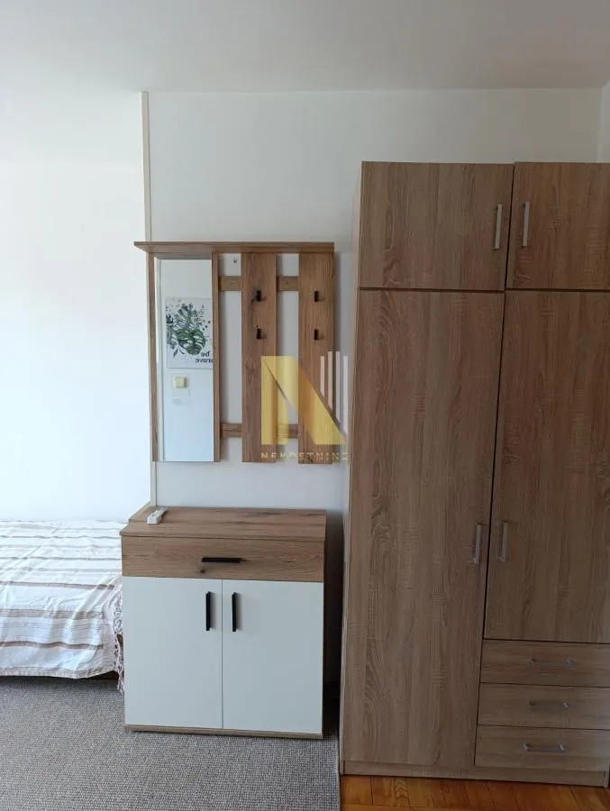 Izdavanje, garsonjera, 24m², Grbavica, Novi Sad Sve Podlokacije