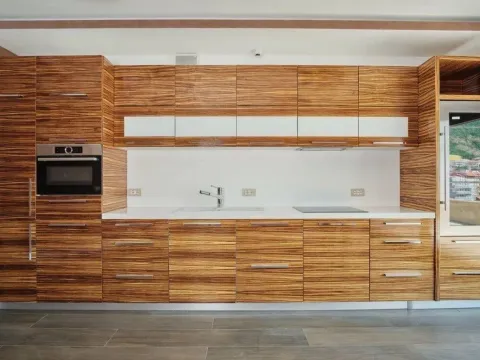 Prodaja, četvorosoban stan, 350m², Rafailovići, Budva - image 9