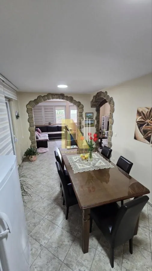 Prodaja, kuća, 151m², Rumenka, Novi Sad Sve Podlokacije