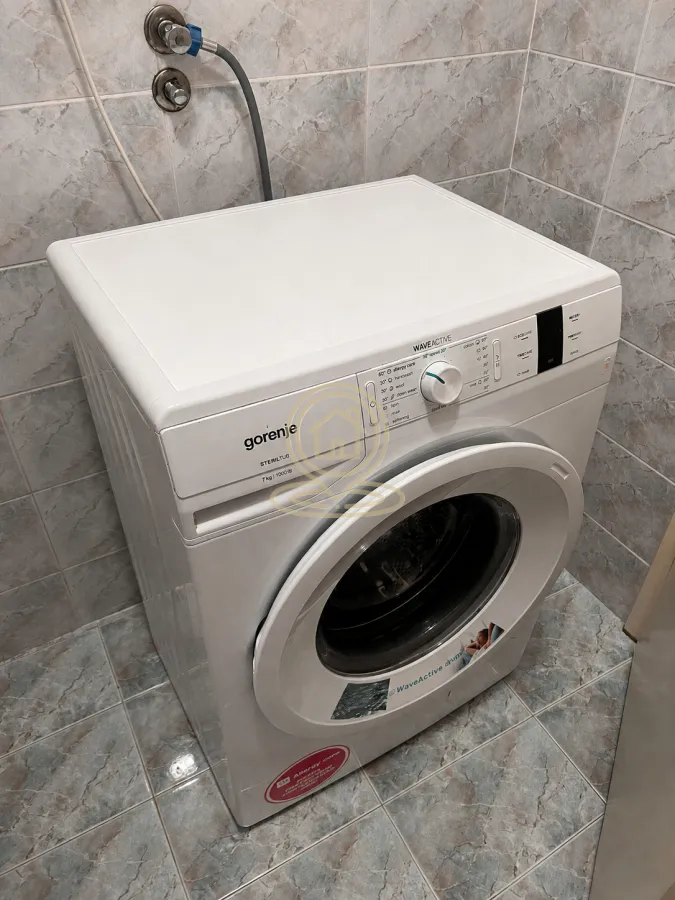 Izdavanje, jednosoban stan, 50m², Grbavica, Novi Sad Sve Podlokacije