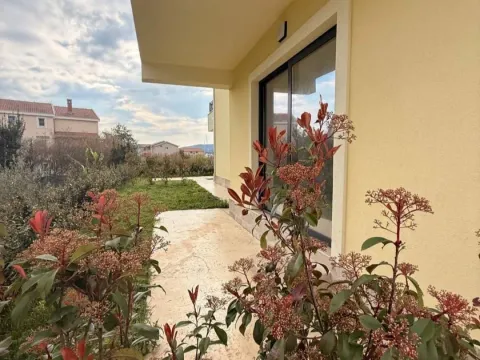 Prodaja, jednosoban stan, 49m², Tivat, Crna Gora - image 9