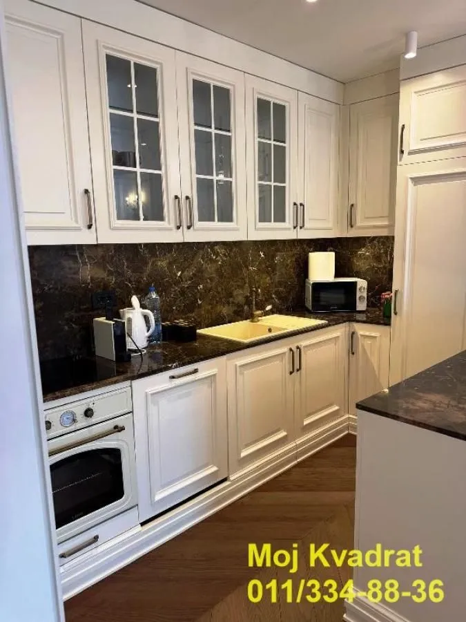 Izdavanje, trosoban stan, 125m², Čubura, Beograd