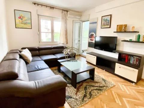 Izdavanje, dvosoban stan, 75m², Ljubović, Podgorica - image 1