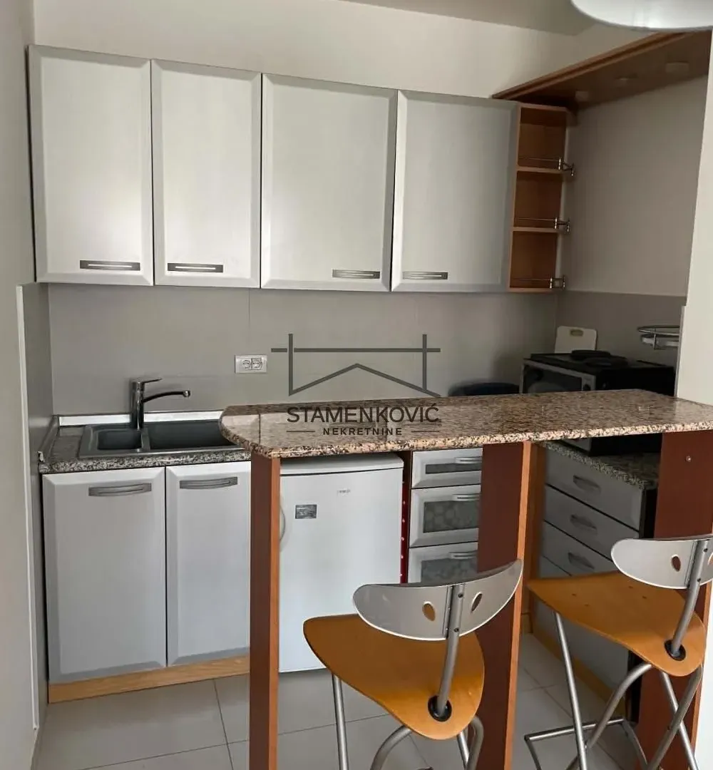 Prodaja, jednosoban stan, 38m², Socijalno, Novi Sad Sve Podlokacije