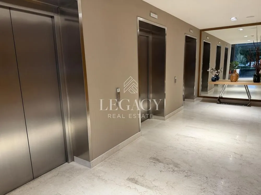 Izdavanje, trosoban stan, 92m², Savski Venac, Beograd