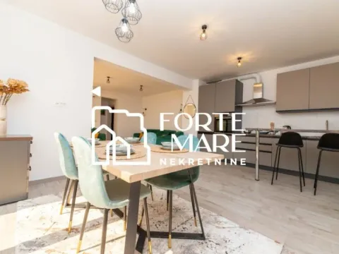 Sale, two bedroom apartment, 70m², Đenovići, Herceg Novi