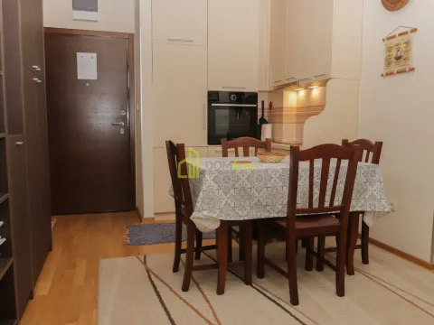 Izdavanje, dvosoban stan, 45m², Centar, Budva - image 21