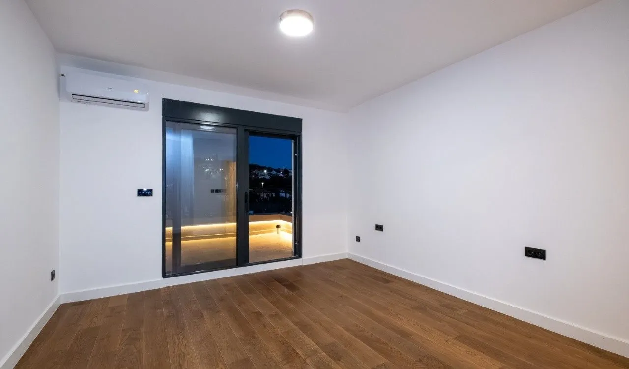 Rent, three bedroom apartment, 163m², Preko Morače, Podgorica
