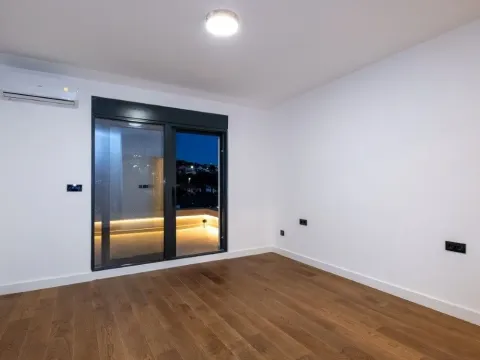 Izdavanje, trosoban stan, 163m², Preko Morače, Podgorica - image 8