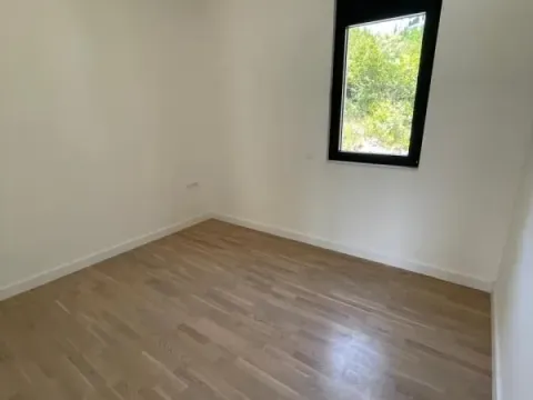 Prodaja, dvosoban stan, 76m², Dobrota, Kotor - image 2