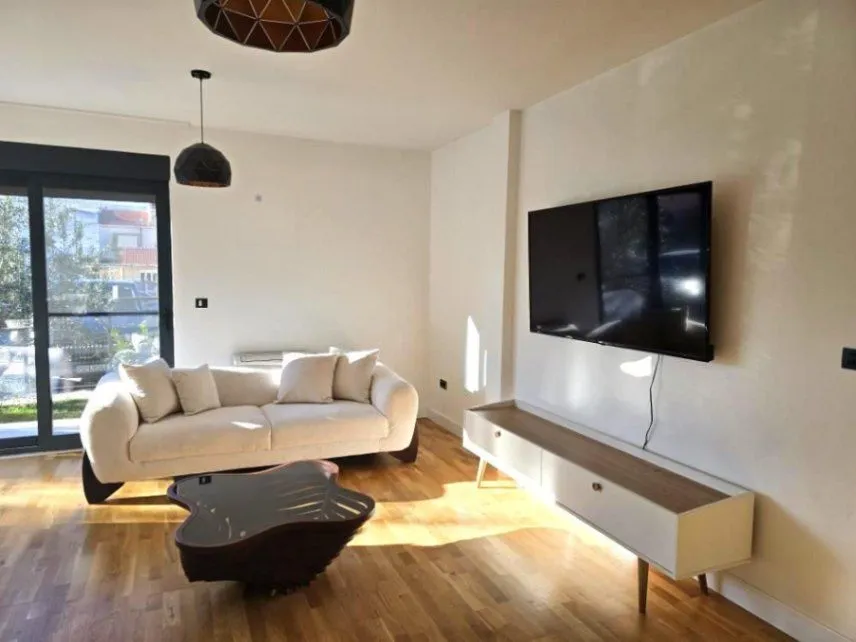 Izdavanje, dvosoban stan, 100m², Dalmatinska ulica, Podgorica