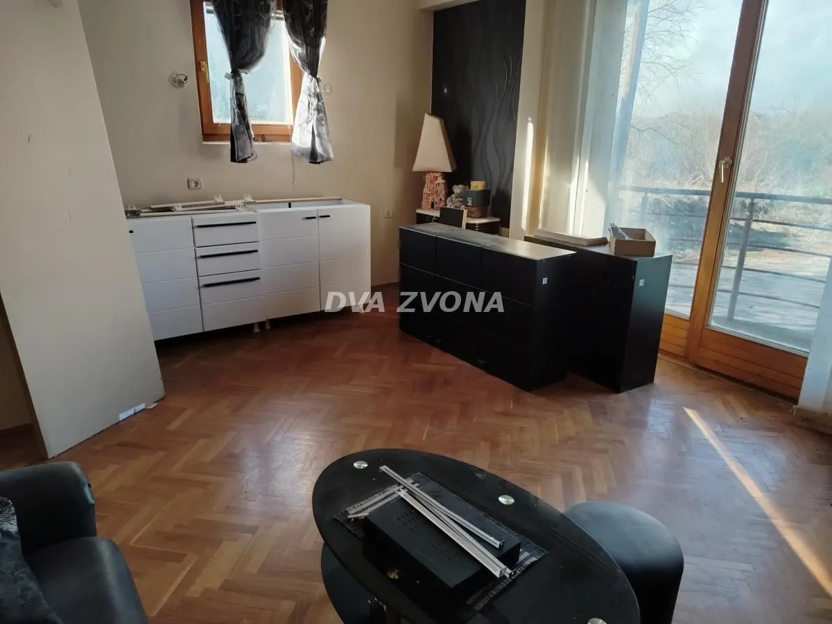 Prodaja, kuća, 170m², Centar, Inđija
