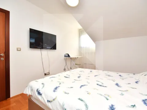 Rent, two bedroom apartment, 71m², Stari Aerodrom, Podgorica - image 8