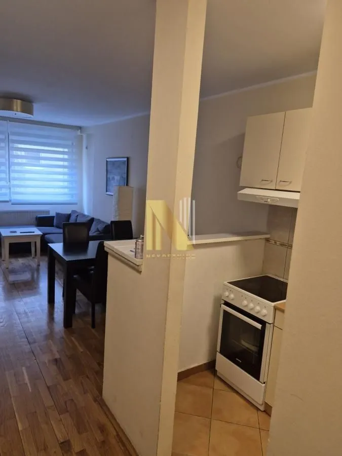 Izdavanje, jednosoban stan, 45m², Centar, Novi Sad