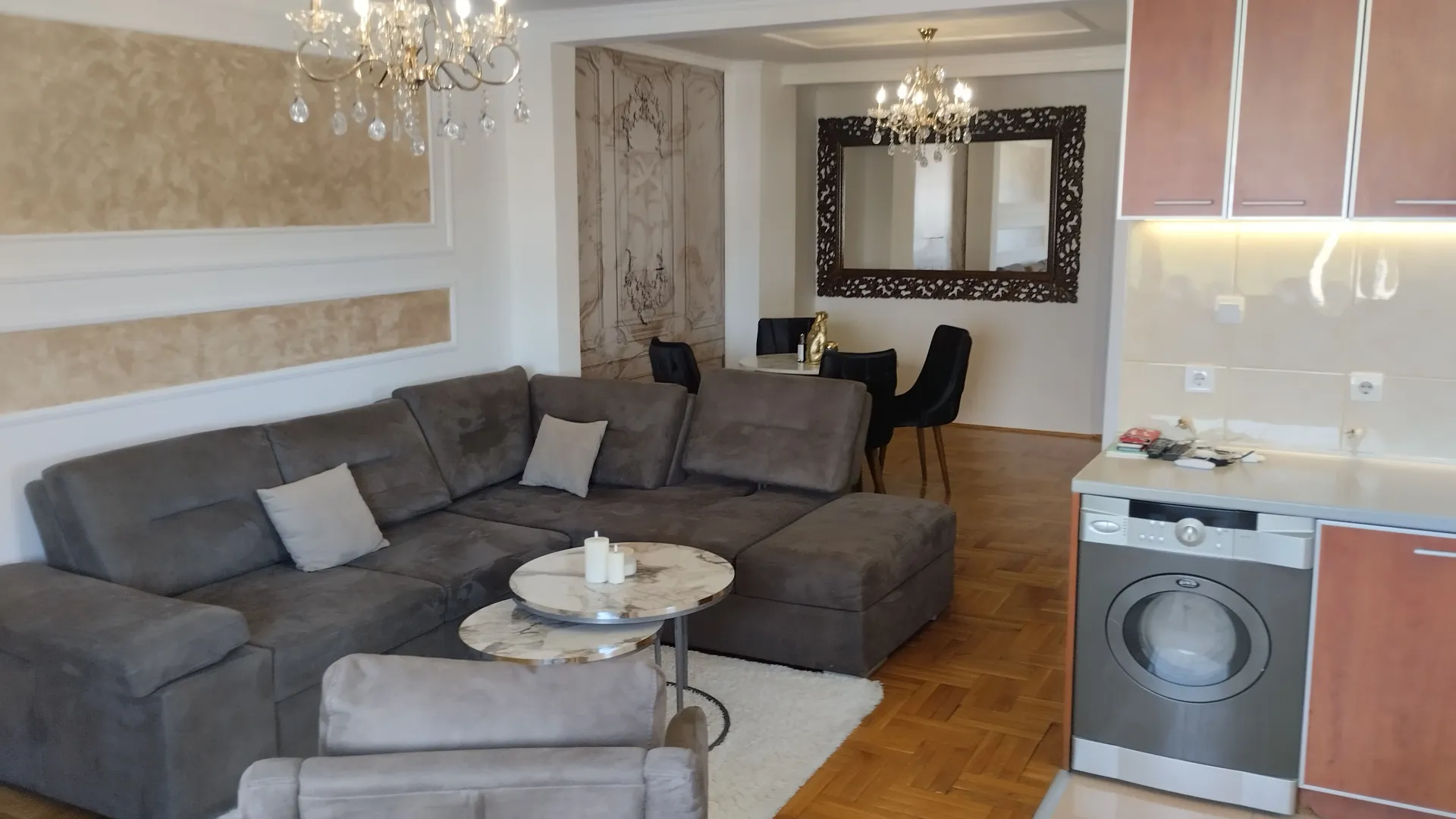 Prodaja, dvosoban stan, 90m², Centar, Podgorica