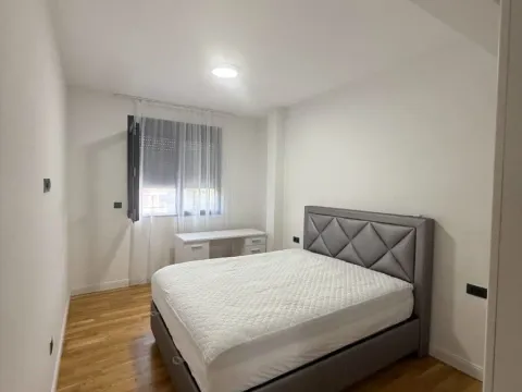 Izdavanje, trosoban stan, 130m², Dalmatinska ulica, Podgorica - image 6