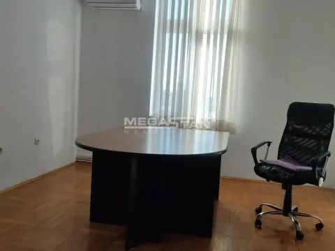 Izdavanje, trosoban stan, 90m², Stari Grad, Beograd - image 4