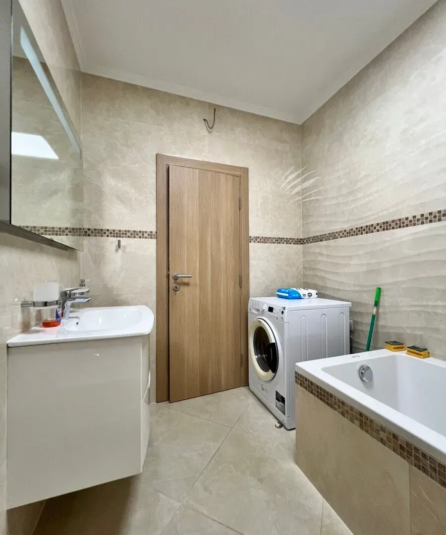 Prodaja, kuća, 200m², Rogami, Podgorica